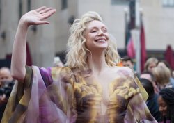 connieportershiplog:  bearsofair: Gwendoline arriving at the Game of Thrones Season 8 Premiere  ❤️