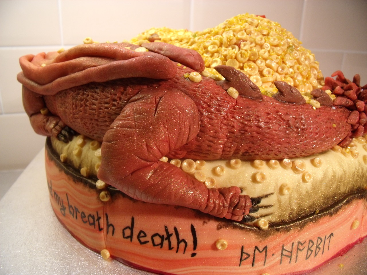 cupcakesandqwaffles:  My Smaug/Hobbit cake, titled ‘The Decoration of Smaug’