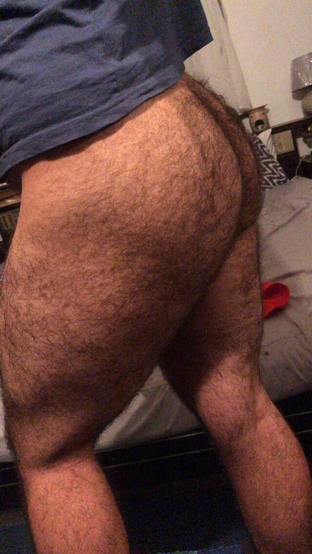 billymcdeath-sexualthings: exposedhugeguys:    Hairy almost chubby manly fuckable