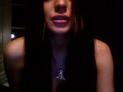 lindsavlohan:in 2010 when lindsay lohan put an end to lip injection rumors by posting a picture of h