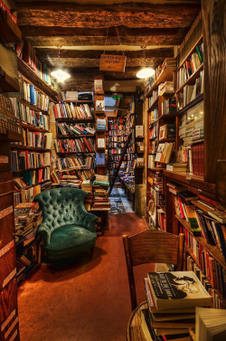 creativehouses:  Beautiful Book Room with