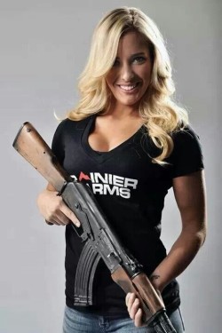 girlandguns:  Girl With Gun  follow me at : http://girlandguns.tumblr.com/