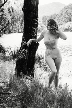 vintagegal:  Anita Ekberg photographed by Peter Basch, 1956