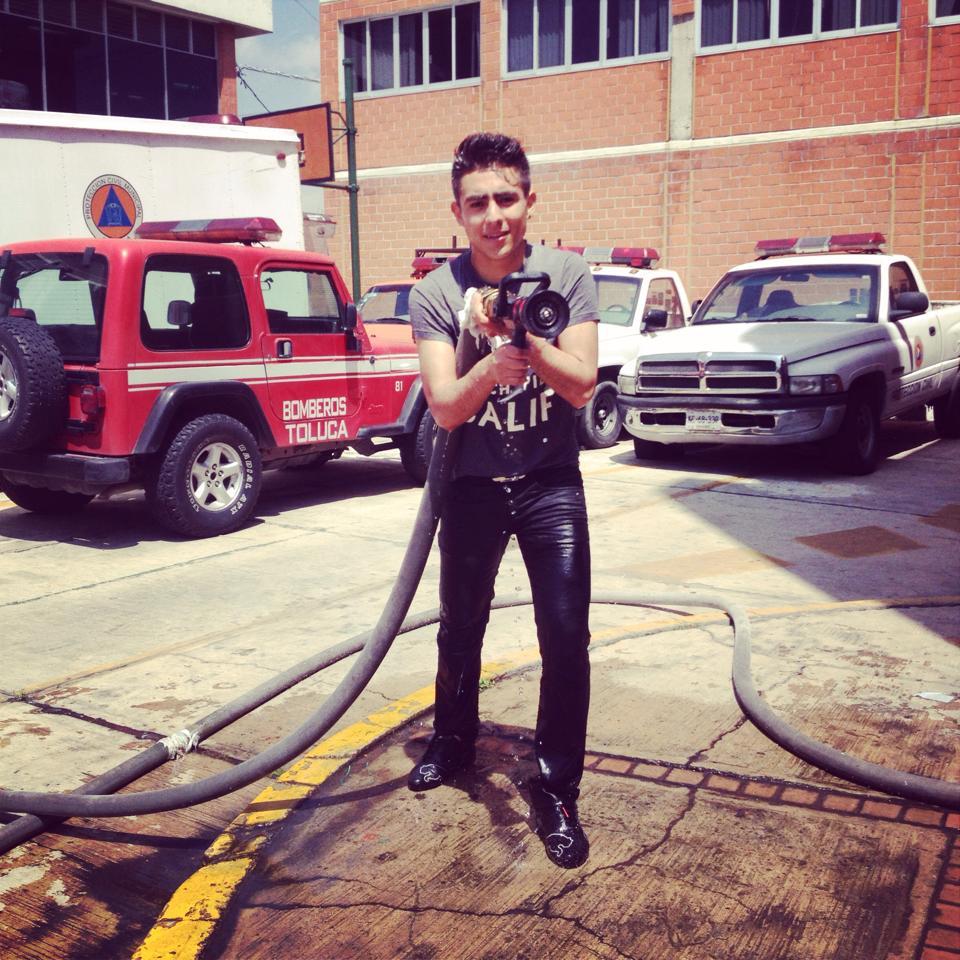 enganos-de-heteros:  Segunda petición. Aron, Rico Hetero del Estado de Mexico No