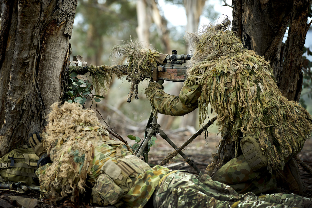 militaryarmament:  Australian Army soldiers from the 2nd Commando Regiment, conducting