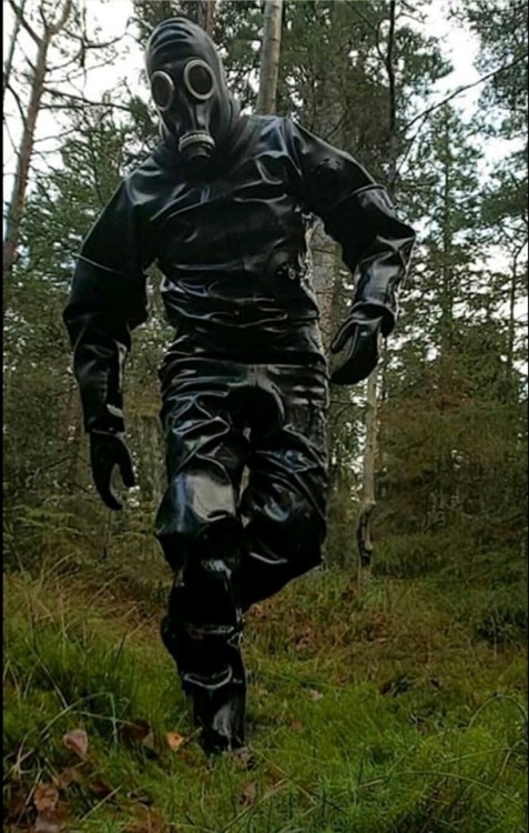 irelandbiker: sag4: Evening walk ??? Ideal wear in case it should rain