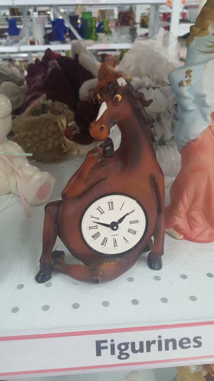 thriftstoreoddities:i call this one “sexy goodwill horse clock”