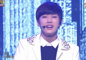 kaori-hayashi:  b1a4 @ ‘tried to walk’ live stages 12/? 
