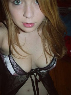 seewhatifoundforyou:  Love red heads, but I really love their boobs. 