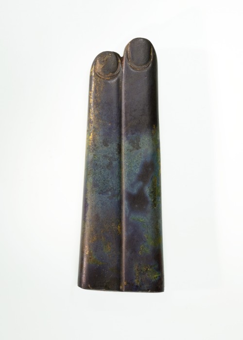 roseseafoam:  met-egyptian-art:  Two finger amulet, Egyptian ArtPurchase, Fletcher Fund and The Guide Foundation Inc. Gift, 1966 Metropolitan Museum of Art, New York, NYMedium: Glass, black-blue  