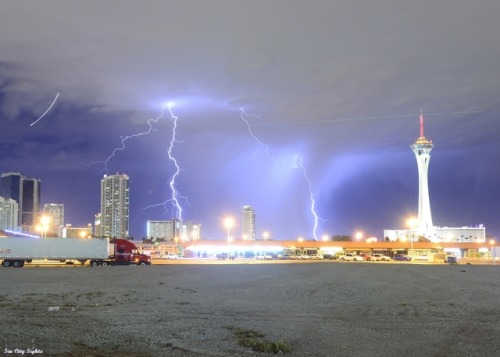 sin-city-sights:I’m sure everyone that lives here in Vegas knows we had one hell of a lightning storm blow through the west side last night. I was taking the dog for her walk when I saw the lightning off to the west. Just as we got back to the house