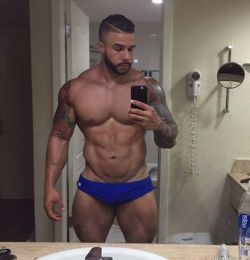 the-swole-strip:  http://the-swole-strip.tumblr.com/ 