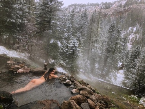 soakingspirit: brittanyandree Sunrise soak turned into a snow soak 