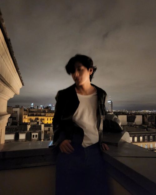 bts-trans:220625 V’s Instagram Post Bonjour🙋🏻‍♂️ Paris Ça fait un bail🔥 Bonjour🙋🏻‍♂️ Paris It’s been a while🔥Trans cr; Aditi @ bts-trans© TAKE OUT WITH FULL CREDITS