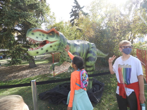 Went to Jurassic Festival today! It had some pretty cool animatronics :D 2/2