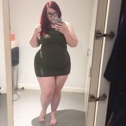 thechelseasmilex:  Monday has been a bit of a bastard as per usual, bring on Tuesday!  #bodypositive #bodypositivity #plussize #plussizefitness #honormycurves #effyourbeautystandards #fatbabe #thick #thickwomen #girlswithcurves #curvy #curves #curvygirls