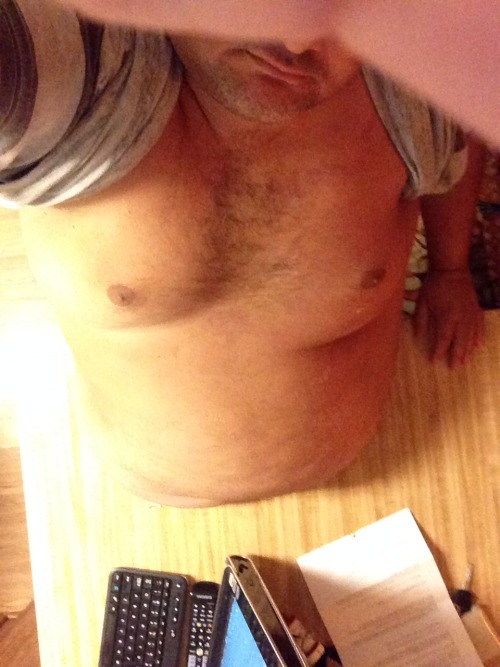 bearjc:  My big belly. U wanna play   Why yes. Yes I do.