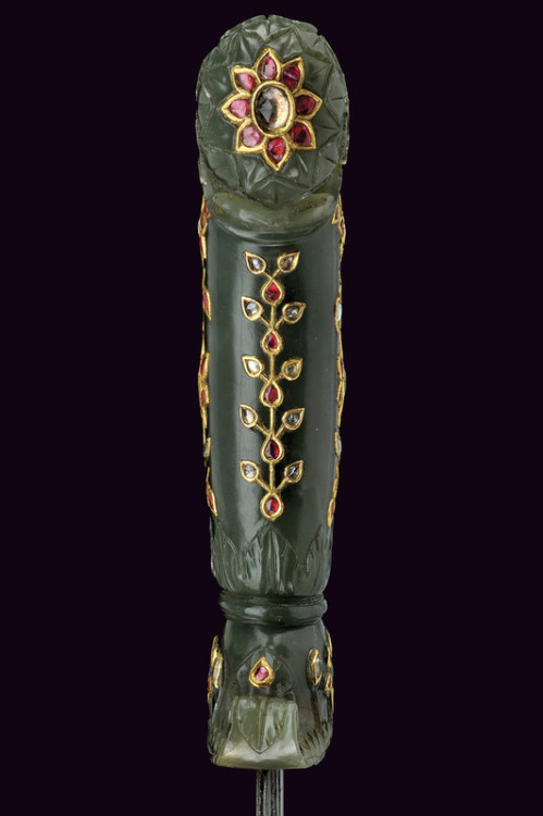 art-of-swords:Khanjar DaggerDated: 18th centuryCulture: Indian, MoghulMeasurements: overall length 3