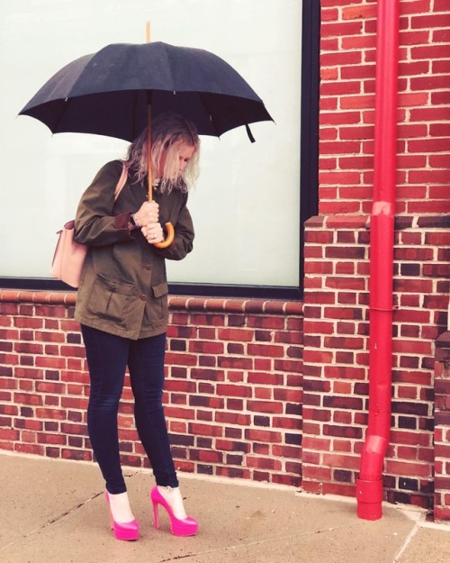 April showers with @ruthie_davis #platform #highheels ! #pink #platinumblonde #blondehair #ruthiedav