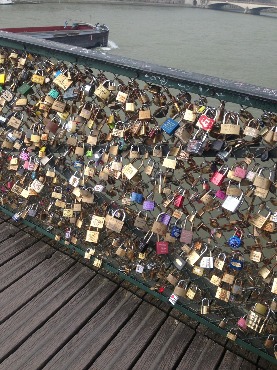 kissmesoft-ly:  went to the lock bridge today, more pictures to come when I get home!
