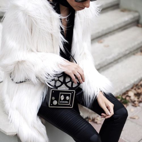 theiconcreative:  Going back to my film studies days with this @chanelofficial Camera Bag –>> 🎥 by jetsetjustine http://ift.tt/1Sr6935 