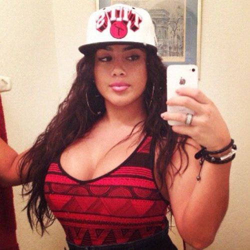 karennux: Fine hot cleavage See full galleries @ www.nobraneeded.com