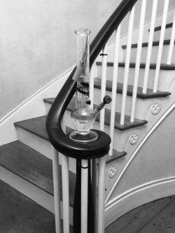 whodroppedtheblunt:Old houses have the best staircases ❤️❤️