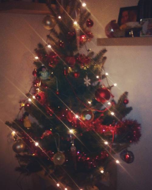 #christmas #christmasvibes #christmastree #withfamily #love #christmaseve #d