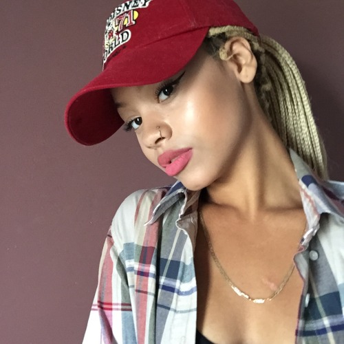 nuetragal:  nuetragal:  nuetragal:  Tha feel of natural is beautiful  New blog  Hoodma