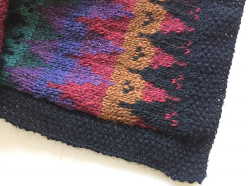 Sídsumarskápa - cut your knitting … in progress