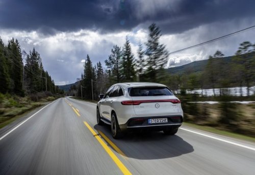 An Unparalleled, Electric Driving Performance: Our EQC. More Info Here About Our Electric Beauty: Mb4.me/eqc-com_twr 
