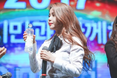 fy-yongsun:170619 ☀ Mamamoo 3rd Anniversary© S.O.L | do not edit or crop the logo.