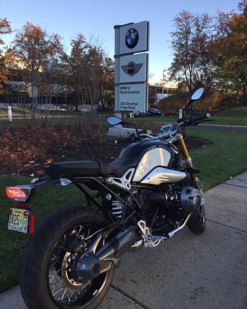 Looking forward to giving this one a try @bmwmotorradusa @bmwmotorrad #RnineT (at BMW of North Ameri