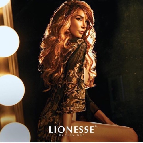cdaliciax:  10 beautiful transwomen  1. Jenna Talakova 2. Danna Santana 3. Audrina Hilton 4. Kristen Taylor 5. Our Lady J 6. Phillipe Blond 7. Carmen Carrera 8. Roberta Holanda 
