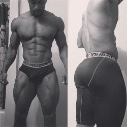 muscleforce2500:  💪🏾💪🏾💪🏾💪🏾 body and sex appeal   dam hot as brother
