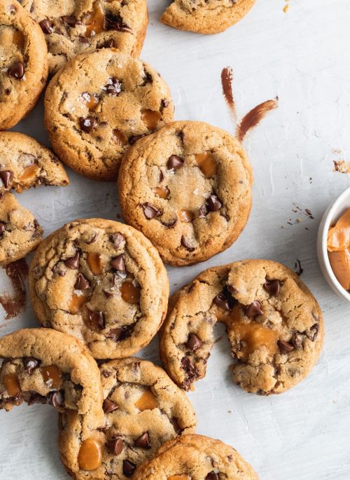 fullcravings:  Caramel Chocolate Chip Cookies