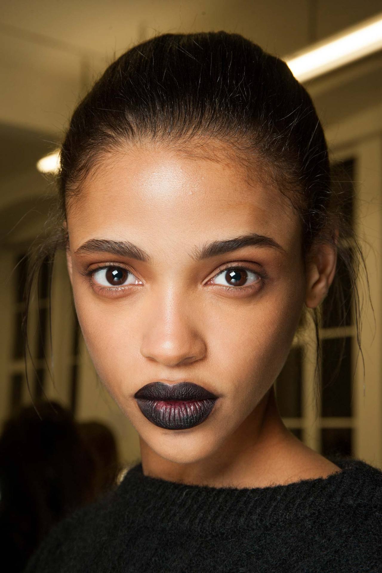 messgala:Aya Jones backstage @ Giles A/W 15