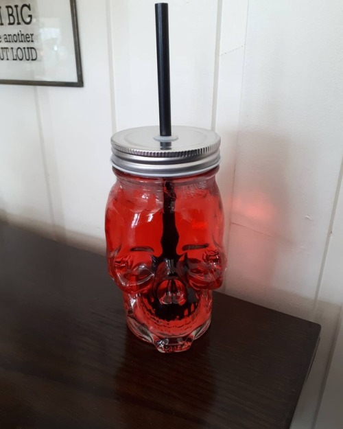 Ready for the summer now that this has arrived #skullglass #summer #gothic #gothiclife #gothstyle #l