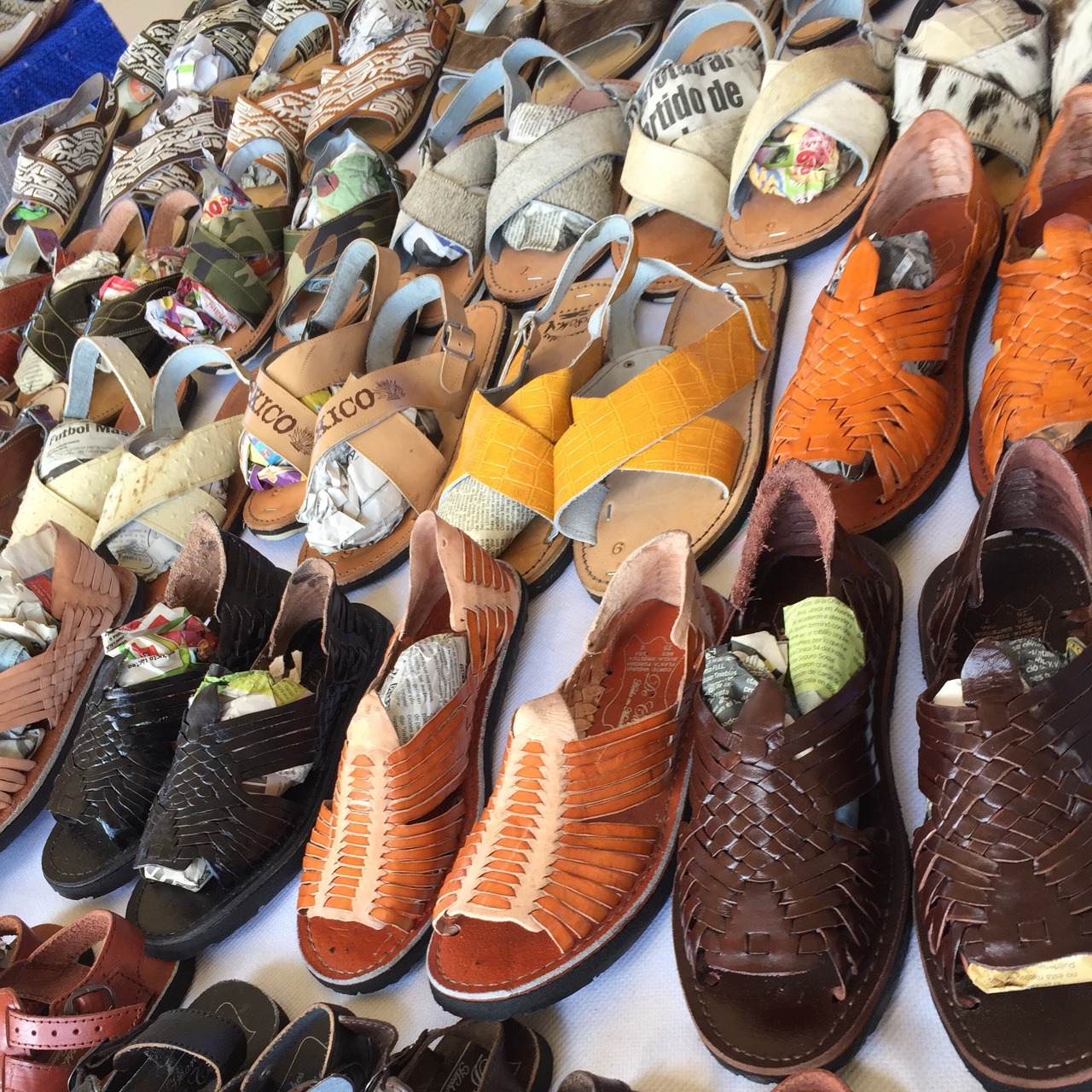 badassmexicans:  I got some new huaraches today.