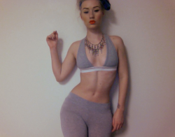 randompoesss:  Iggy Azalea 