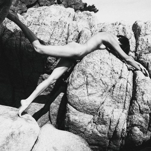 @roarie_yum on the rocks at the Costa Brava #palamos #beach #playacastell #model #nude #fineart #roc