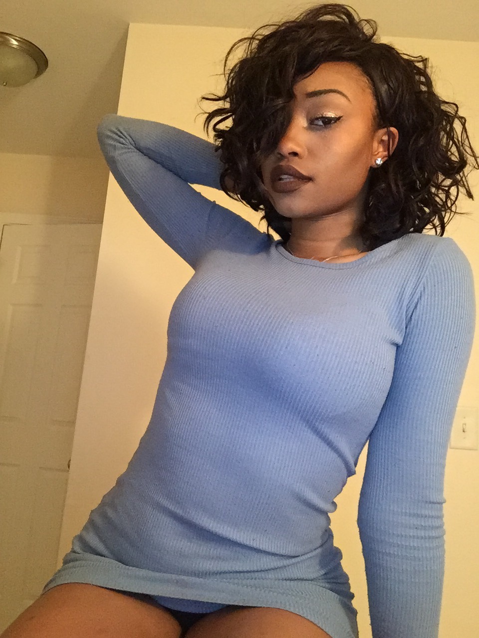 wavy-ting:  in honor of black out day 🌸