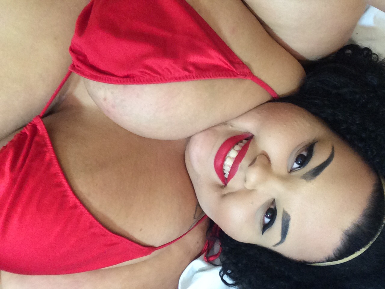 ssbbwbrianna:  I was camming tonight. Off now, but Come check me out sometime 😉😉