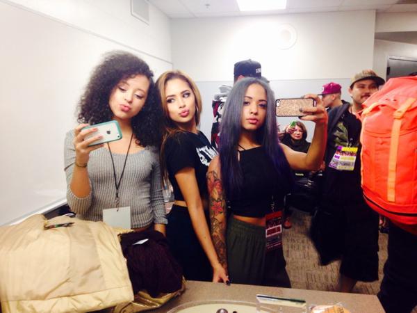 jasminev-news:  @lavgalbre: Weeerrkkkkk @JASMINEVILLEGAS @BeeLovelySinner 