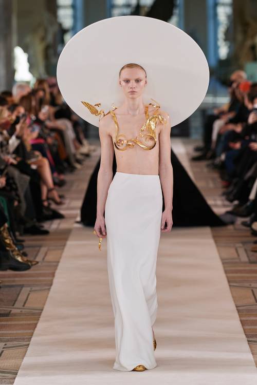 Schiaparelli by Daniel Roseberry, Spring 2022 Couture Credits:Marie Chaix - Fashion Editor/StylistGu