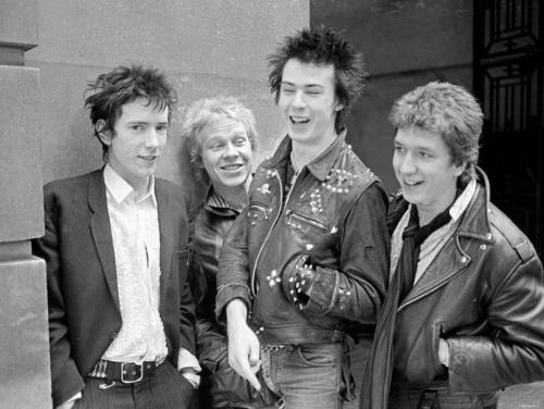 johnsimonritchie:  March 1977 // London // Jack Curtis ©