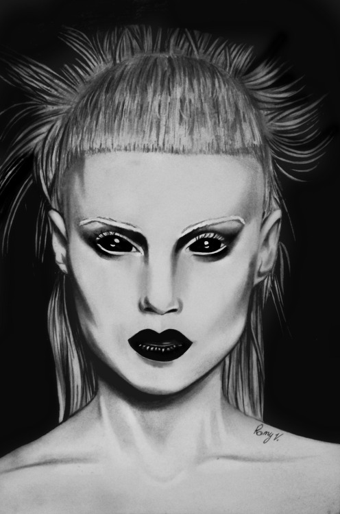 Yolandi