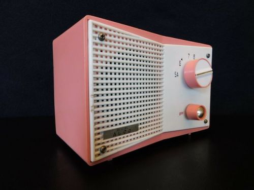 thegroovyarchives:60′s Pink Alco Portable Tube Radio(via: ebay)