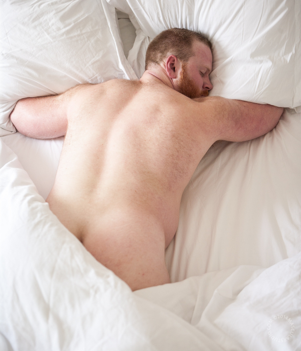 metalbeardcub:  thebigbearcave:  The whitey white of the bed sheets against his skin
