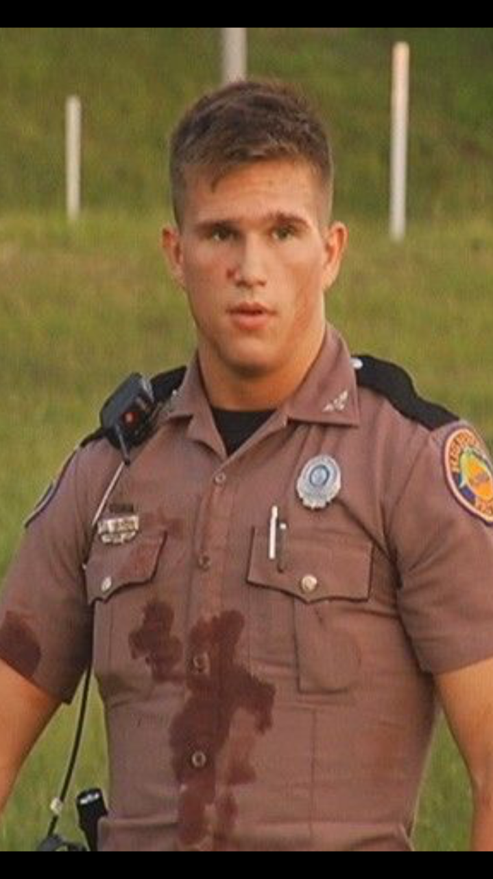 policecorps:  uniformsfetish:Someone piss on this trooper? Looks like his Sgt had